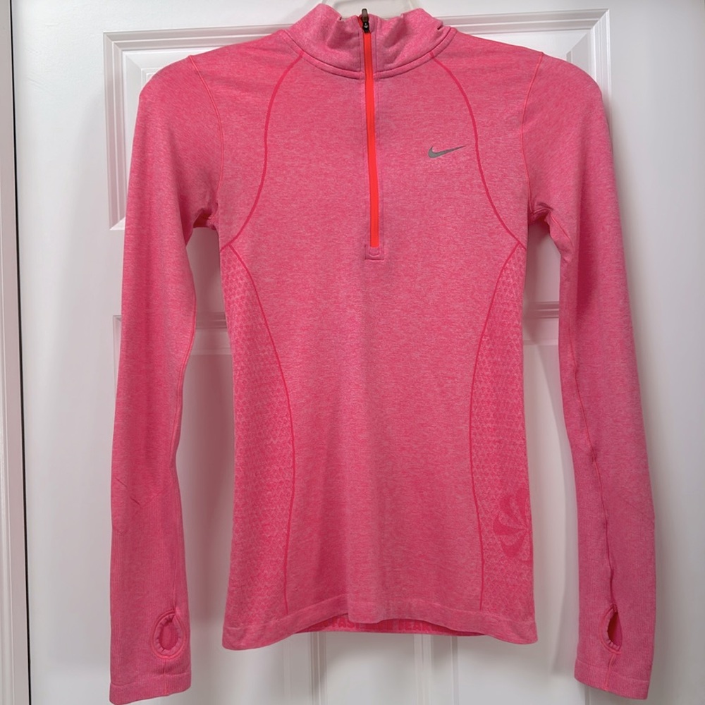 NIKE Seamless Dri-fit 1/4 zip size XS bright pink has Thumbholes